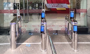 重庆市少年宫-人脸识别摆闸
