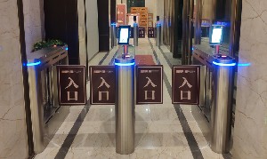 贵州莱蒙悦府售楼中心人脸识别速通门