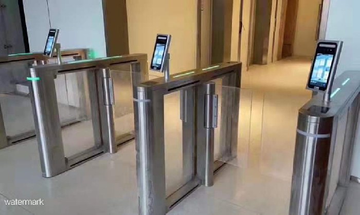 浙江义乌东宇物流园人脸识别速通门
